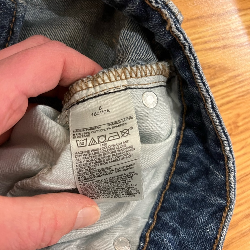 NWT Old Navy Medium Wash Straight Jeans - Picture 5 of 6
